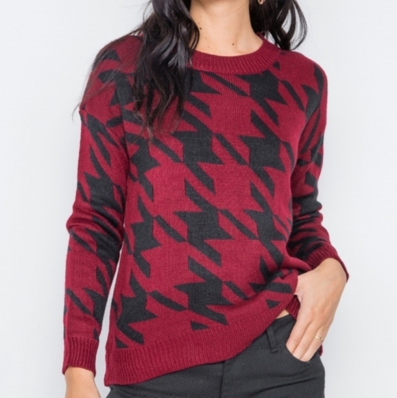 🖤Burgundy & Black Houndstooth Sweater - Picture 3 of 5